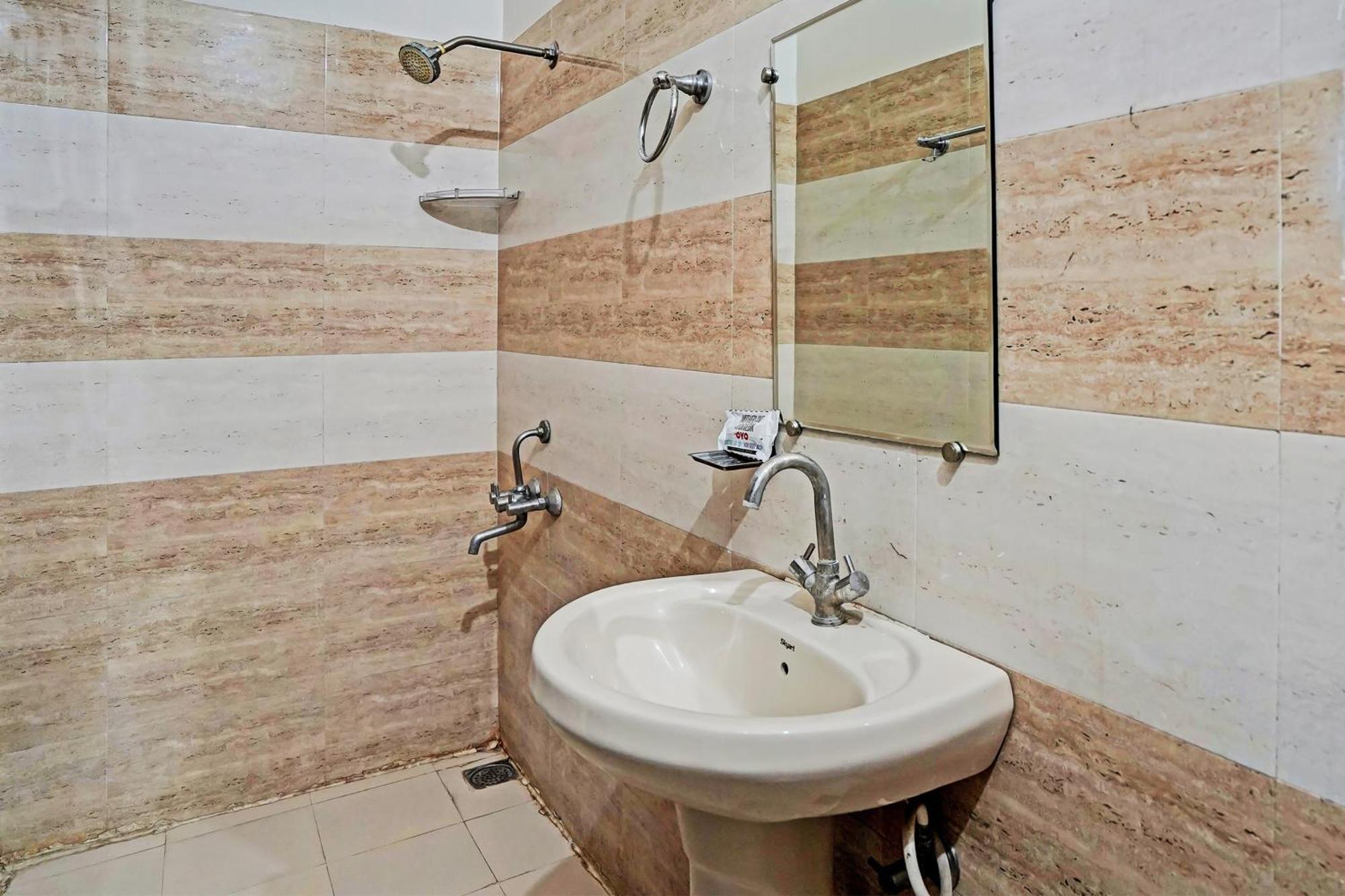 Hotel O Golden Imperial Greater Noida Eksteriør bilde